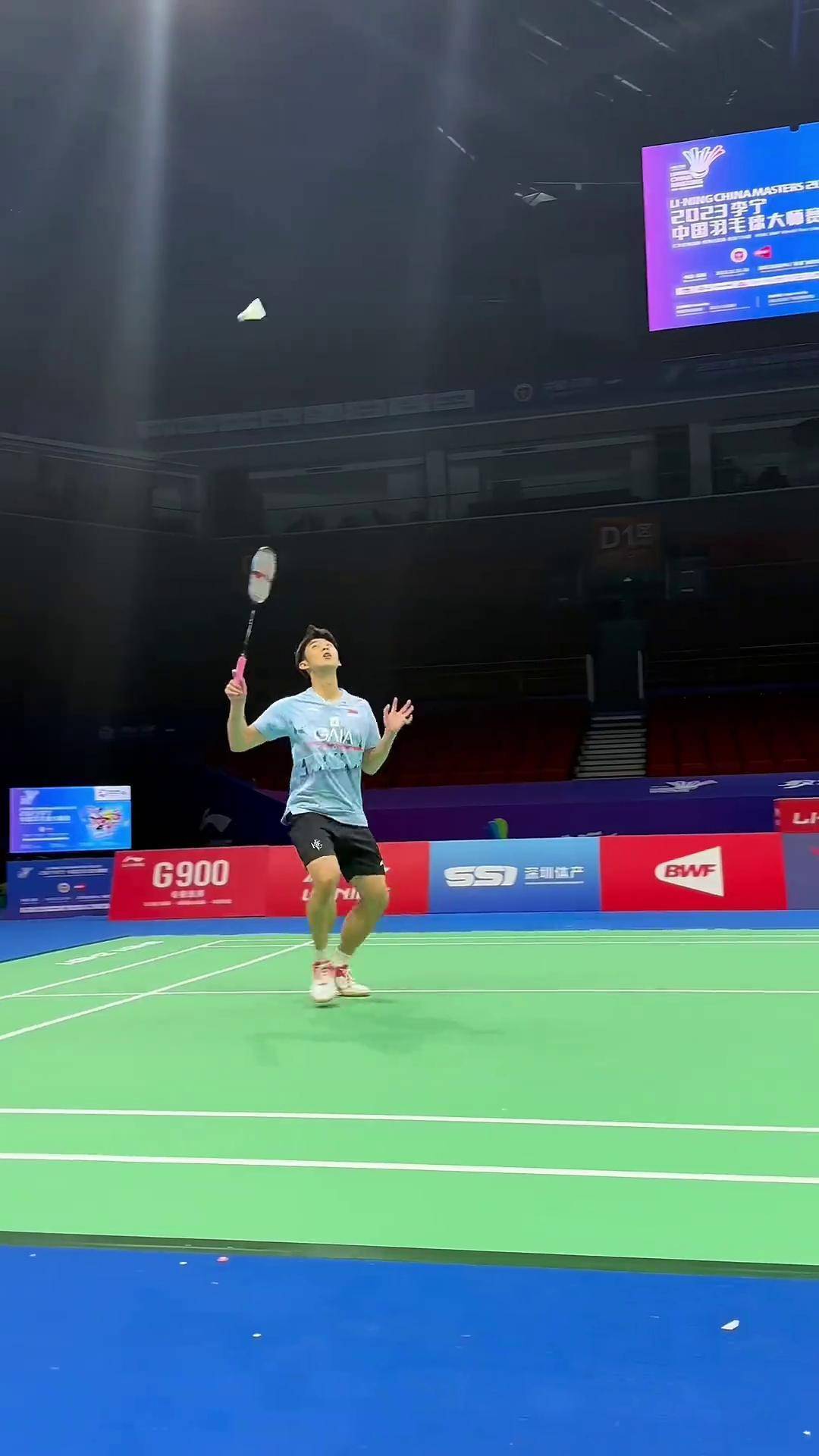 出轻松的微 出轻松的微