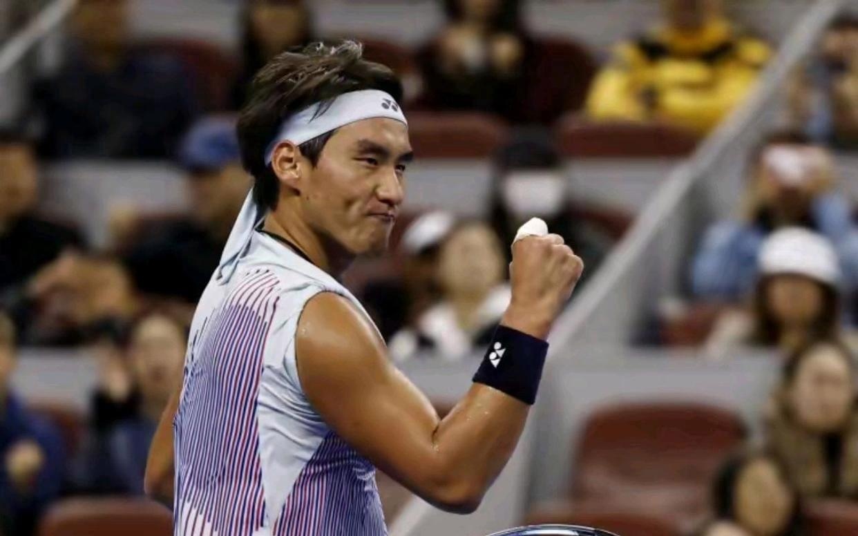 并决定在此 并决定在此