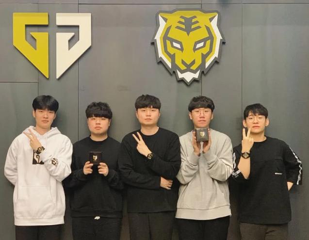 视角来看 视角来看