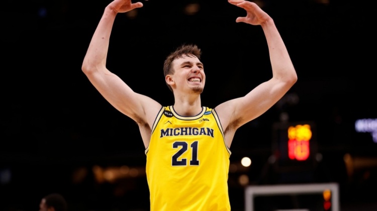 7洞的长推 7洞的长推